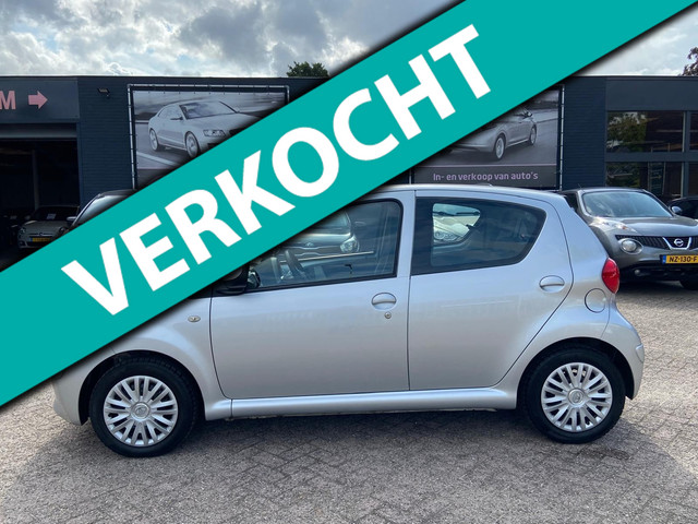 Toyota Aygo 1.0-12V + 5-deurs - 119.473 Kilometer - Elektrisch pakket - Apk t/m 29-07-2027