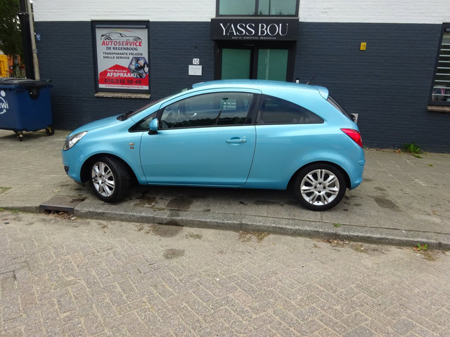Foto 4 van Opel Corsa 1.2-16V '111' Edition MET APK AIRCO