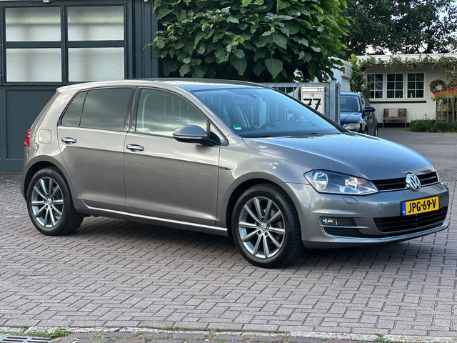 Volkswagen GOLF 1.2 TSI Business Edition Connected