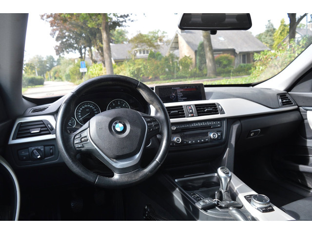 Foto 4 van BMW 3-serie Gran Turismo 318d Exe ORG NL/NAP/dealer onderhouden / EXPORT