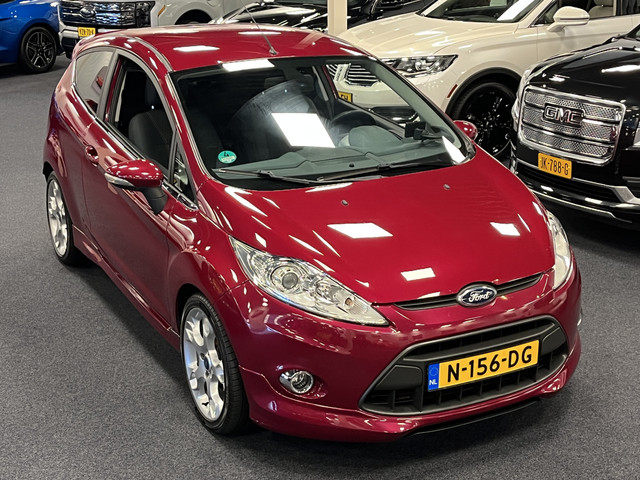 Foto 4 van Ford Fiesta 1.6 Sport X-Pack | Airco | Cruise | Navi | 17inch | PDC
