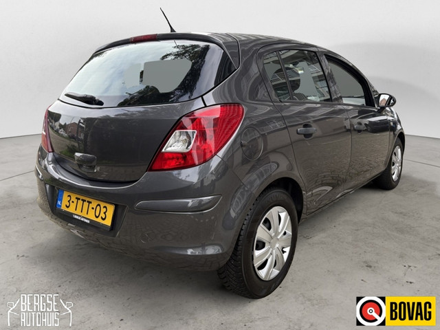 Foto 4 van Opel Corsa 1.2 16V Cosmo Airco Elek. Ramen Facelift