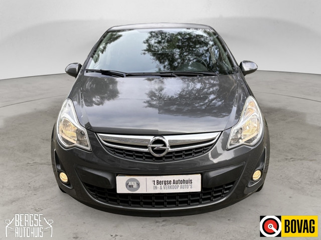 Foto 6 van Opel Corsa 1.2 16V Cosmo Airco Elek. Ramen Facelift