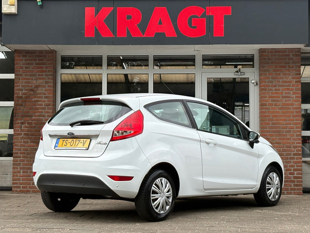 Foto 7 van Ford Fiesta Titanium 1.25 82 pk - climate - parkpilot - zuinig!