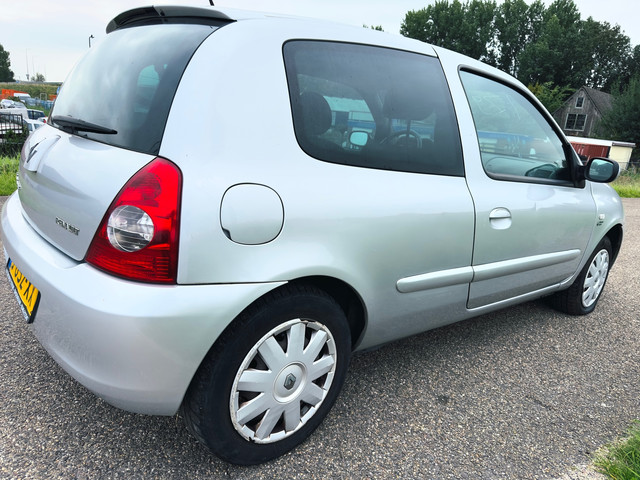 Foto 3 van Renault Clio 1.2-16V Exception