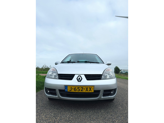 Foto 4 van Renault Clio 1.2-16V Exception