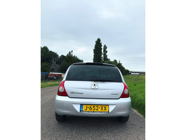 Foto 6 van Renault Clio 1.2-16V Exception