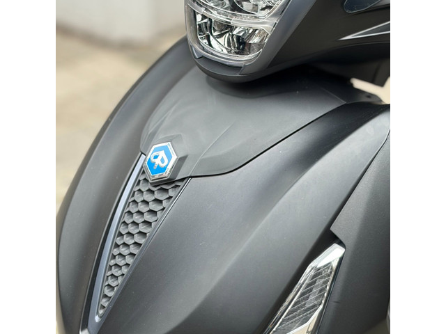 Foto 4 van Piaggio Scooter 400 Beverly S HPE