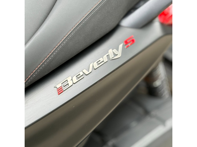 Foto 6 van Piaggio Scooter 400 Beverly S HPE
