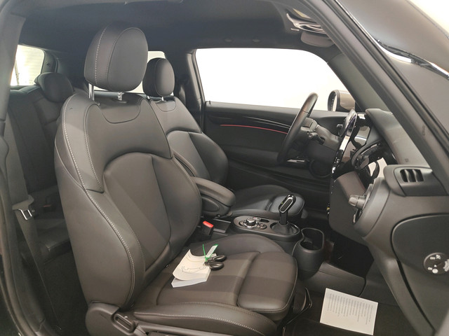 Foto 8 van Mini Electric Cooper 33 kWh 184pk Yours | SOH 98% | Leder | CarPlay | Navi | Stoelverwarming | Getin