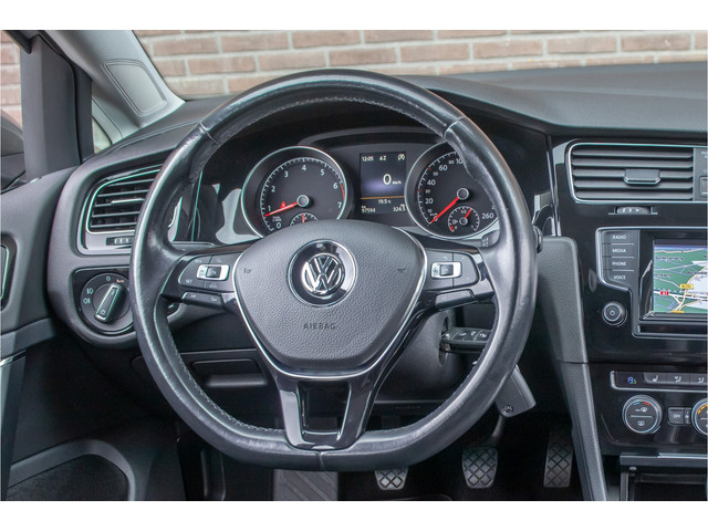 Foto 4 van Volkswagen Golf 1.2 TSI Business Edition, 2e eigenaar, 97.000km NAP, Massage, Camera, Half leder, Na