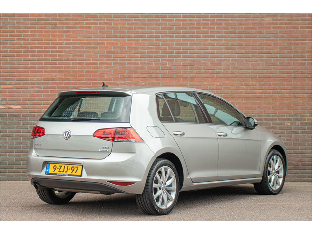 Foto 7 van Volkswagen Golf 1.2 TSI Business Edition, 2e eigenaar, 97.000km NAP, Massage, Camera, Half leder, Na