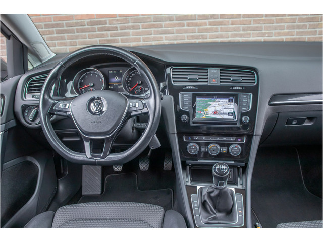 Foto 10 van Volkswagen Golf 1.2 TSI Business Edition, 2e eigenaar, 97.000km NAP, Massage, Camera, Half leder, Na