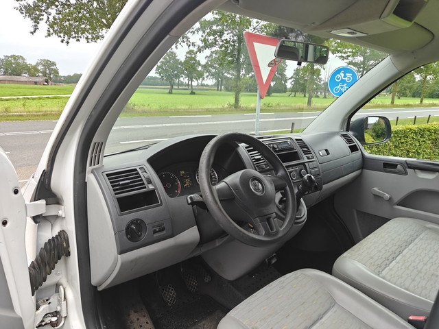 Foto 4 van Volkswagen Transporter Kombi 9 prs 2.0 TDI L1H1 Trendline AIRCO BJ 2010