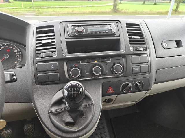 Foto 7 van Volkswagen Transporter Kombi 9 prs 2.0 TDI L1H1 Trendline AIRCO BJ 2010