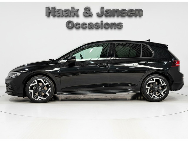 Foto 8 van Volkswagen Golf 1.5 eTSI R-Line Edition - Inc BTW - ACC - Camera