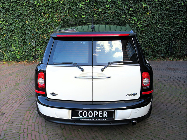 Foto 2 van MINI Clubman 1.6 Cooper Chili R55 Youngtimer, Pano.dak, clima, BT en 17"