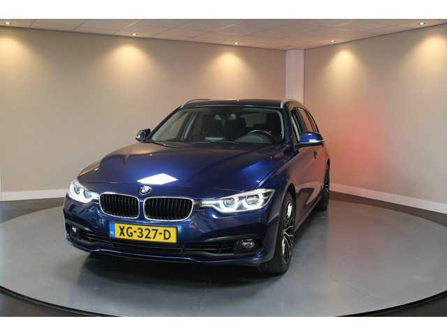 Foto 10 van BMW 3-serie Touring 318i Executive *Automaat* 2de Eigenaar|Dealer OH|Trekhaak|Cruise|Navi|PDC|18''Ve
