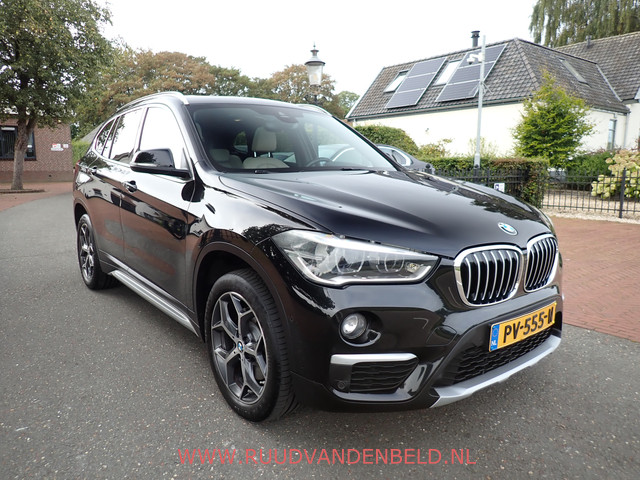 Foto 10 van BMW X1 xDrive20i PANODAK / HEAD-UP / SPORTLEER / BLUETOOTH