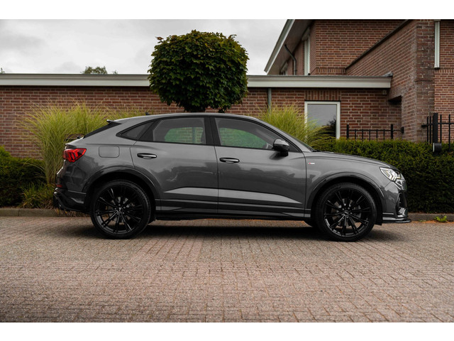 Foto 4 van Audi Q3 Sportback 45 TFSI e S Edition 245 PK 3x S-Line SONOS ACC Camera 21'' ABT RSQ3