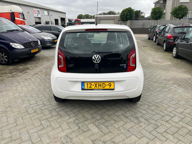 Foto 6 van Volkswagen up! 1.0 take up! BlueMotion airco (bj 2012)