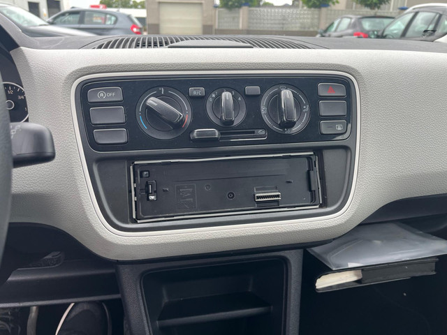 Foto 2 van Volkswagen up! 1.0 take up! BlueMotion airco (bj 2012)