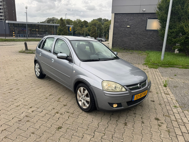 Foto 10 van Opel Corsa 1.4-16V Full Rhythm