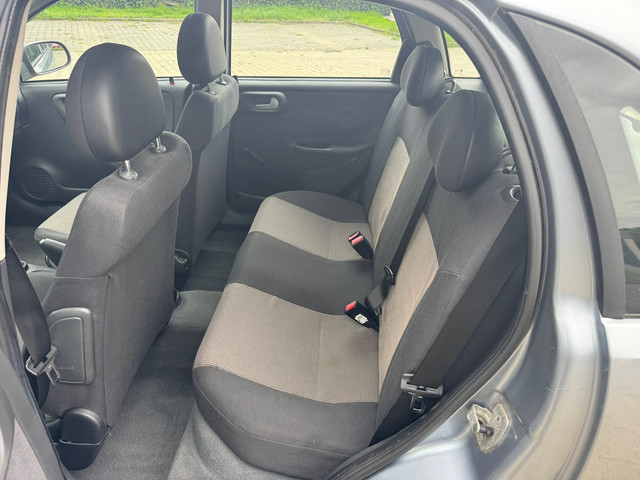 Foto 8 van Opel Corsa 1.4-16V Full Rhythm
