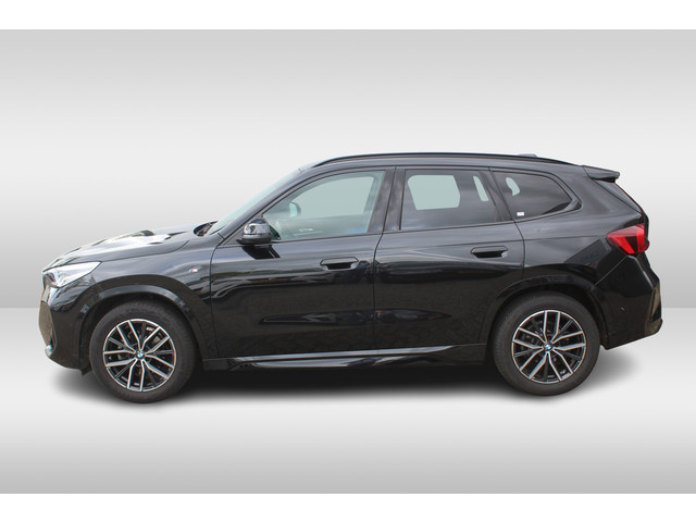 Foto 4 van BMW X1 sDrive18i Apple Carplay/Android Auto l Lederen bekleding l Hemelbekleding donker l Lichtmetal