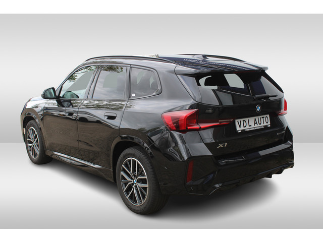 Foto 5 van BMW X1 sDrive18i Apple Carplay/Android Auto l Lederen bekleding l Hemelbekleding donker l Lichtmetal