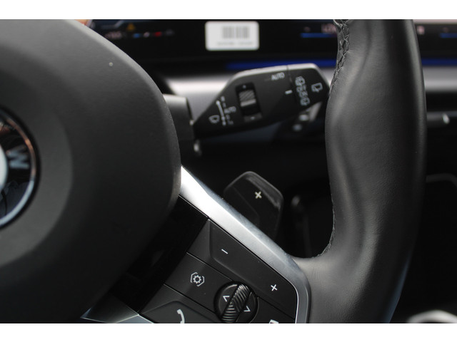 BMW X1 sDrive18i Apple Carplay/Android Auto l Lederen bekleding l Hemelbekleding donker l Lichtmetal
