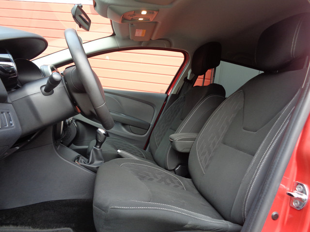 Renault Clio Estate 0.9 TCe Limited 90PK Airco Cruise Navi Trekhaak 1E-Eiegnaar NL-Auto