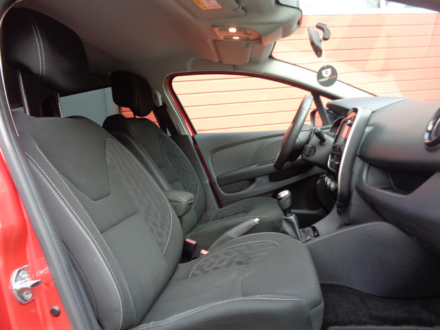 Foto 4 van Renault Clio Estate 0.9 TCe Limited 90PK Airco Cruise Navi Trekhaak 1E-Eiegnaar NL-Auto