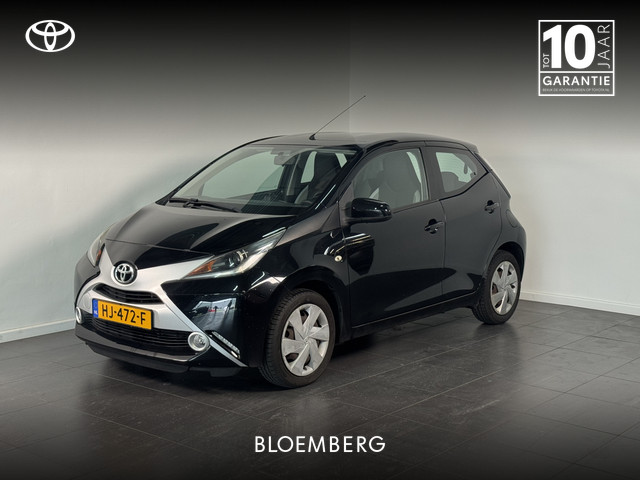 Foto 2 van Toyota Aygo 1.0 VVT-i x-play | Achteruitrijcamera | Airco | Lage km stand |