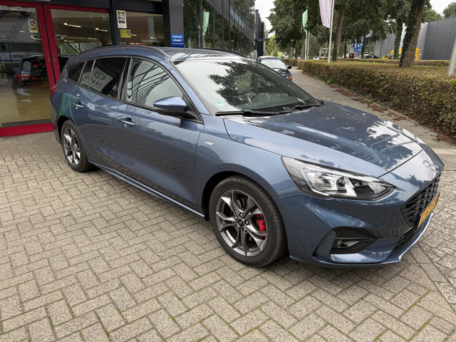 Foto 6 van Ford FOCUS Wagon 1.0 EcoBoost ST Line X Business Camera el.klep Navi