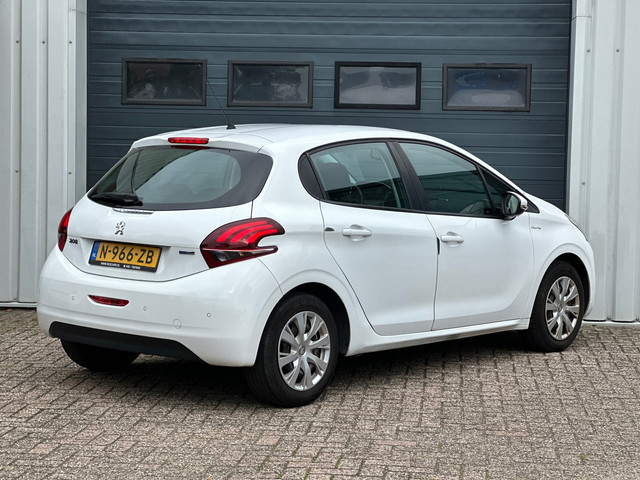 Foto 9 van Peugeot 208 1.2 PureTech Active AIRCO / APK / PDC / CRUISE