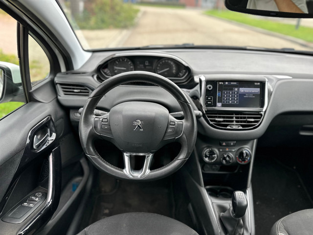 Foto 4 van Peugeot 208 1.2 PureTech Active AIRCO / APK / PDC / CRUISE