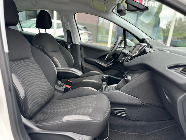 Foto 3 van Peugeot 208 1.2 PureTech Active AIRCO / APK / PDC / CRUISE