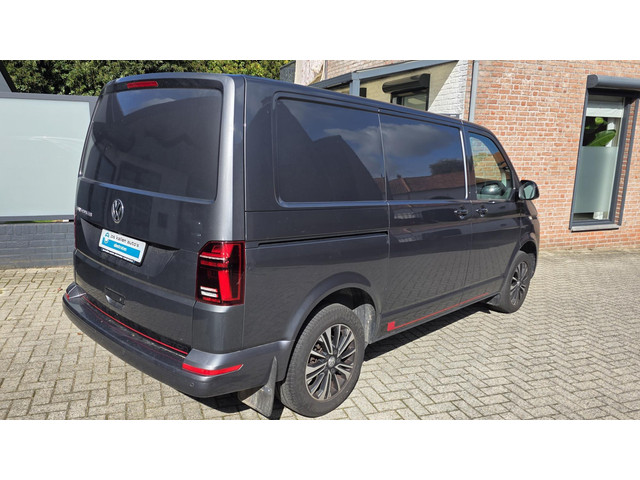 Foto 8 van Volkswagen Transporter 2.0 TDI L1H1 GB Highline Edition 2