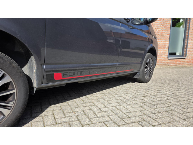Foto 9 van Volkswagen Transporter 2.0 TDI L1H1 GB Highline Edition 2