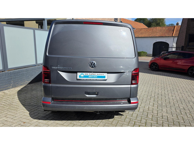 Foto 10 van Volkswagen Transporter 2.0 TDI L1H1 GB Highline Edition 2