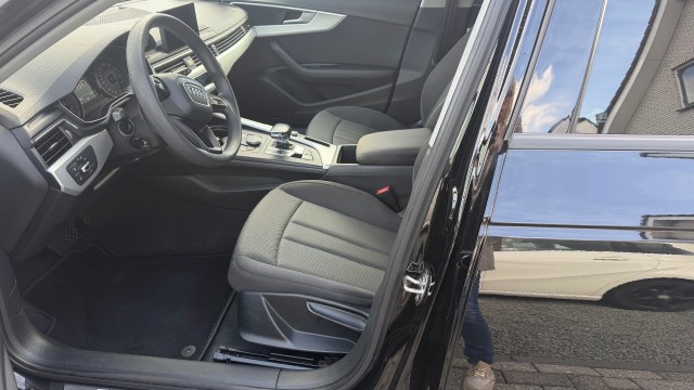 Foto 6 van AUDI A4 Avant 2.0 TDI Ultra Pro line