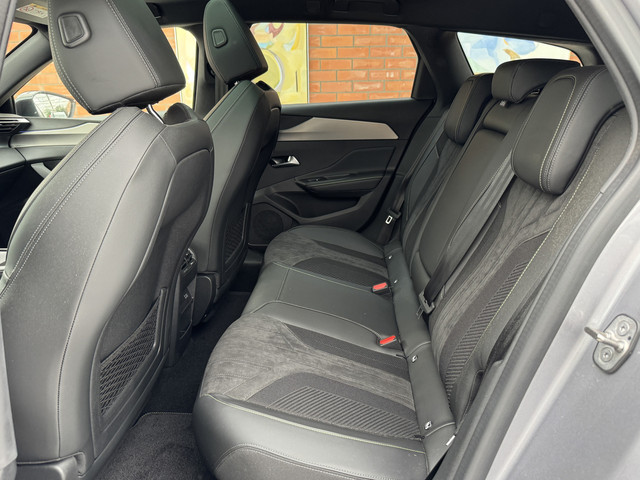 Foto 10 van Peugeot 308 SW Plug-in Hybrid 225 GT | Schuifdak | Stoelverwarming | Memory Seats | Keyless | Dodeho