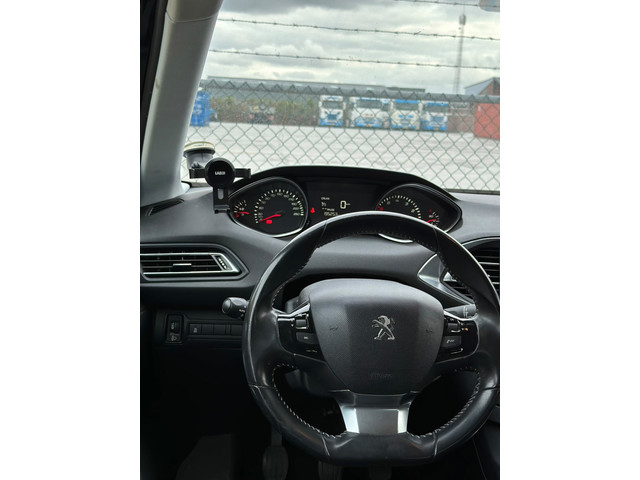 Foto 3 van Peugeot 308 1.2 VTi Active NAVI - AIRCO - NWE DISTRU