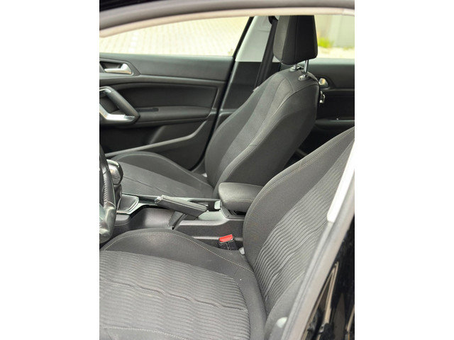 Foto 2 van Peugeot 308 1.2 VTi Active NAVI - AIRCO - NWE DISTRU