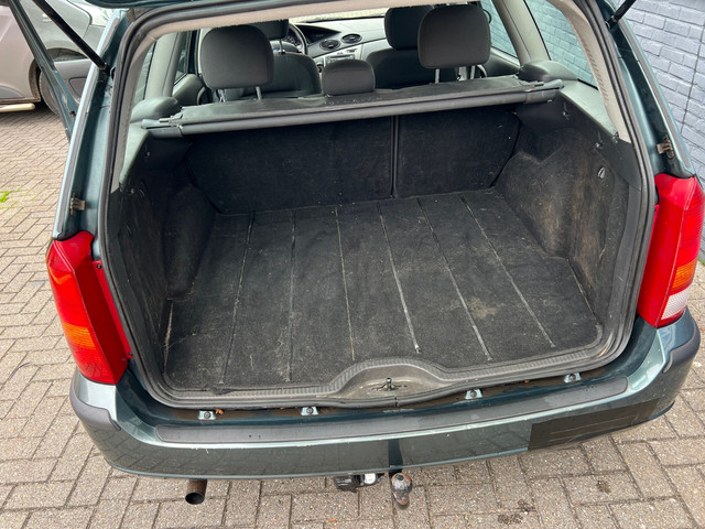Foto 5 van Ford Focus Wagon 1.6-16V Centennial 2003 170000km NWE.APK 1450EU