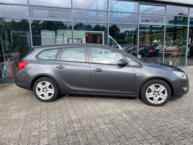 Foto 10 van Opel Astra Sports Tourer 1.7 CDTi Edition
