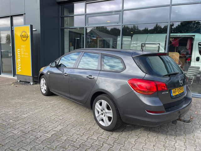 Foto 9 van Opel Astra Sports Tourer 1.7 CDTi Edition