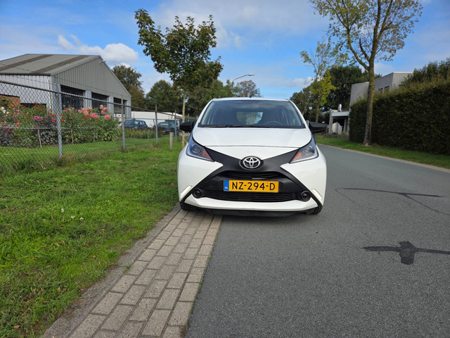Foto 3 van Toyota Aygo 1.0 VVT-i x-fun APK/AIRCO/NAP