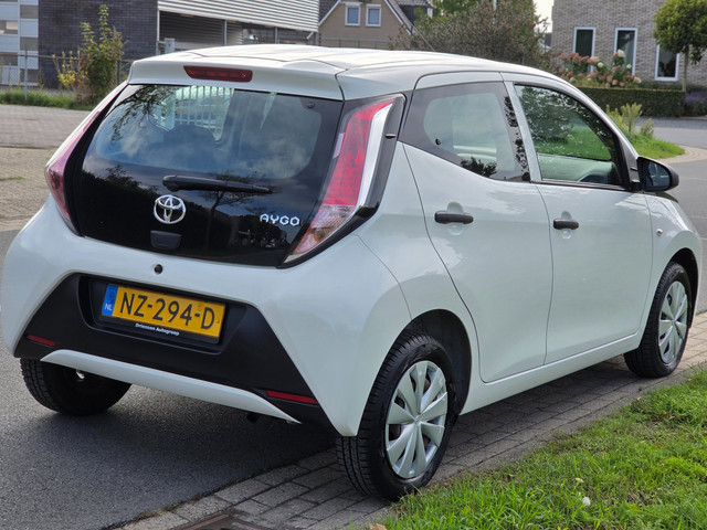 Foto 8 van Toyota Aygo 1.0 VVT-i x-fun APK/AIRCO/NAP